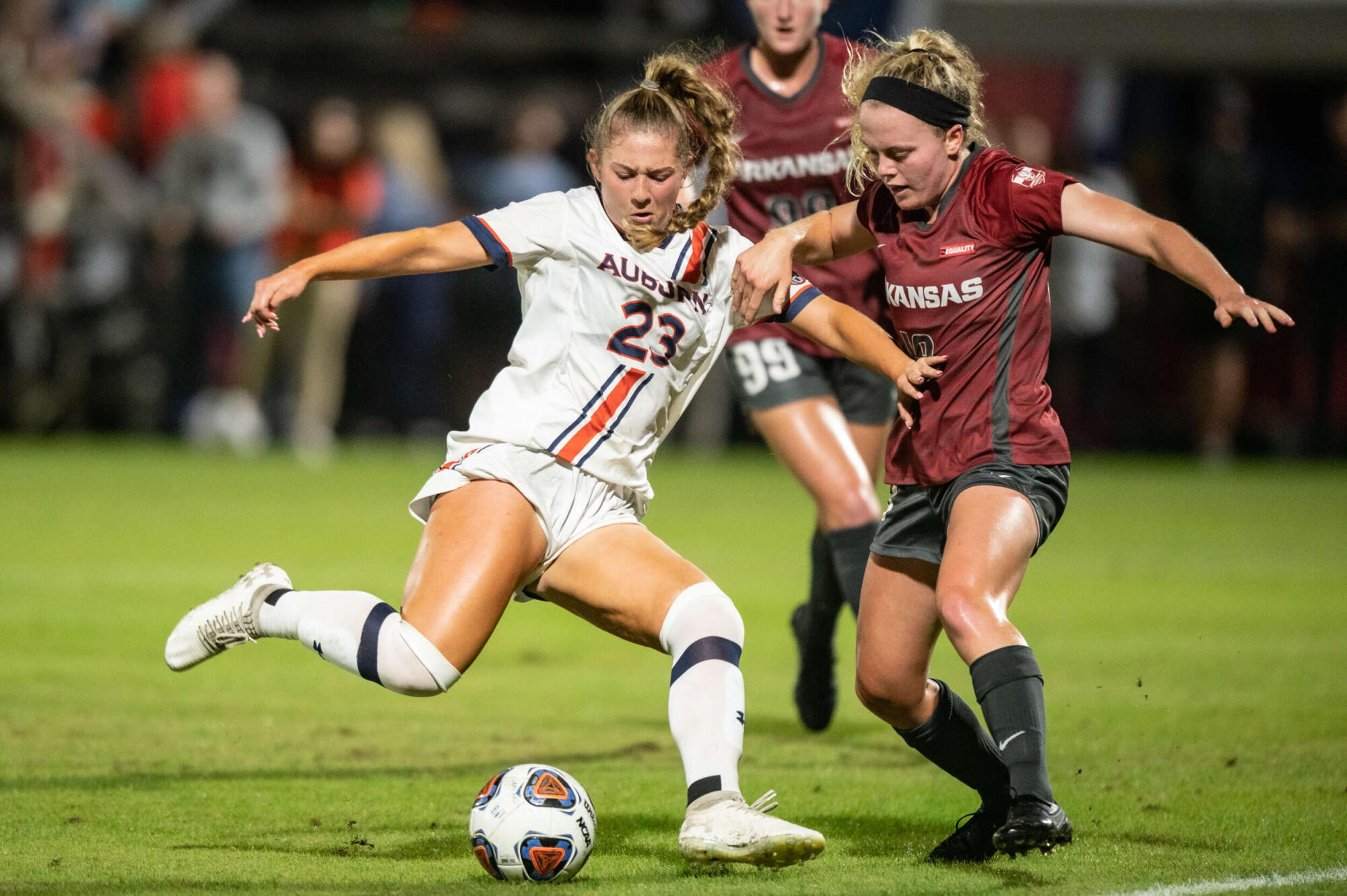 No. 4 Soccer Clinches Third-Straight SEC Title; Defeats No. 19 Auburn, 2-0