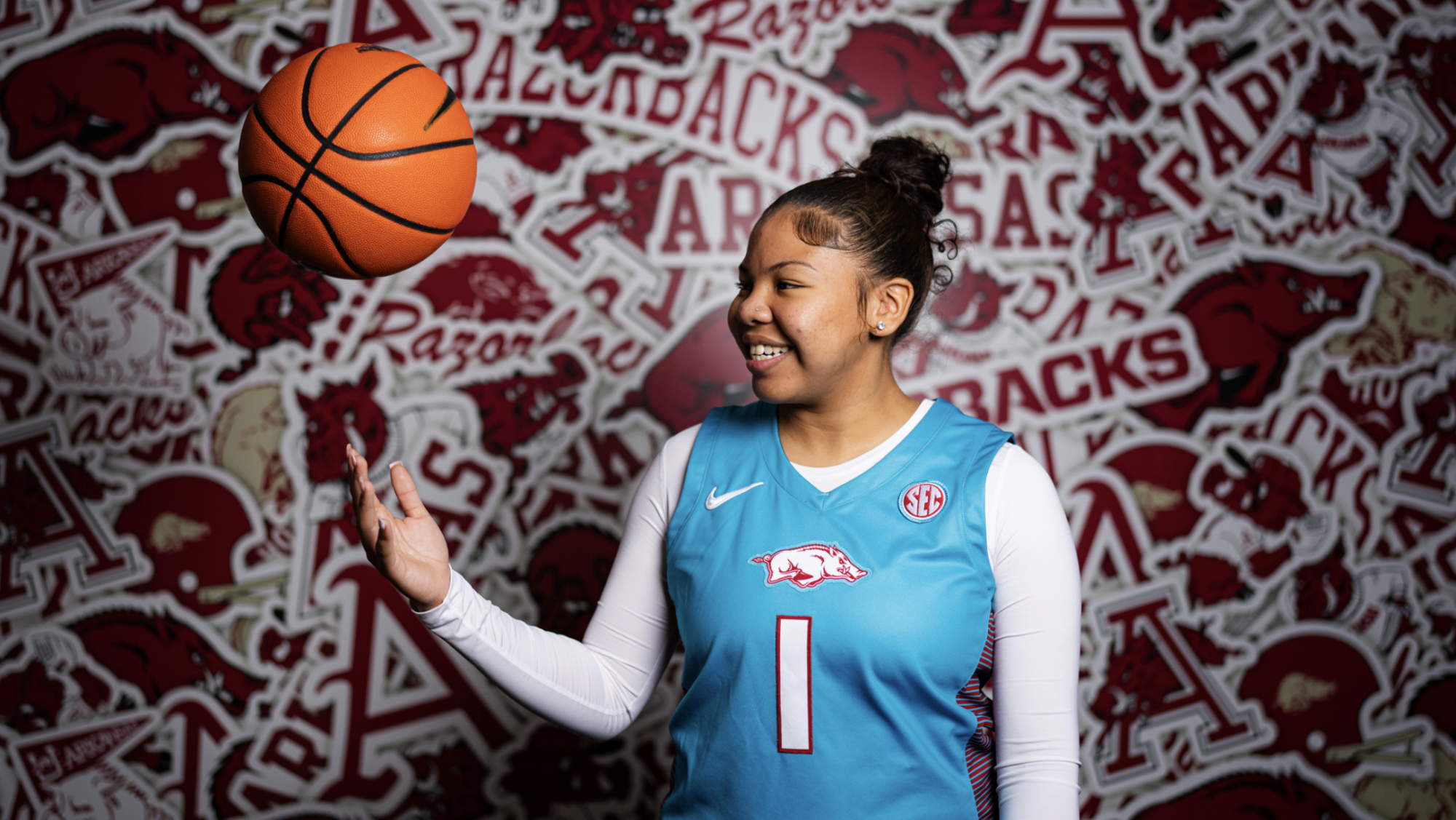 National Junior College Player of the Year Smith Signs with Hogs
