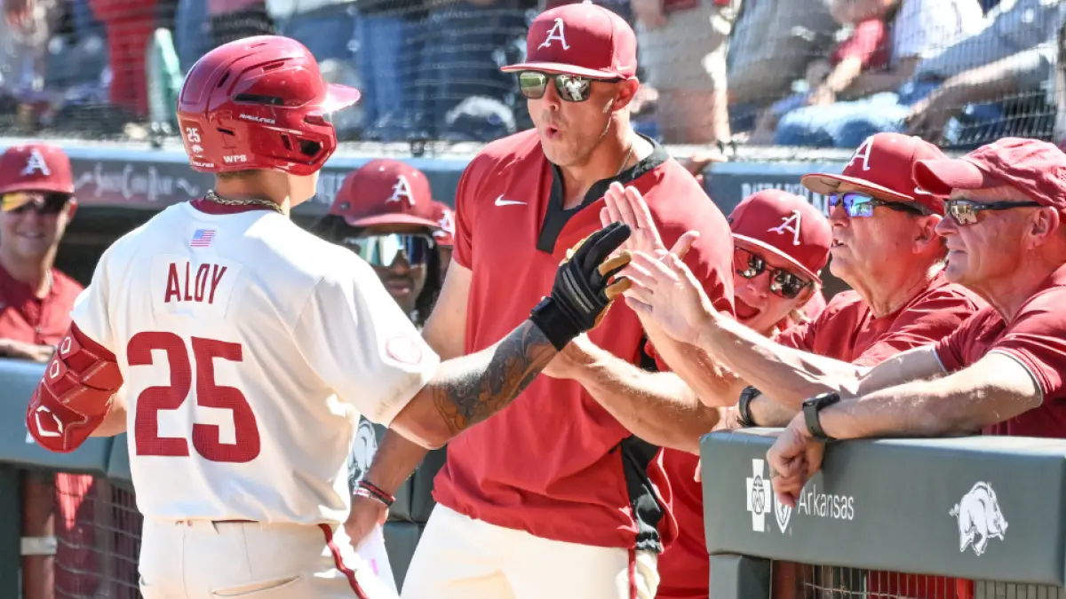 Turner walks it off giving Hogs 5-4 win on Sunday