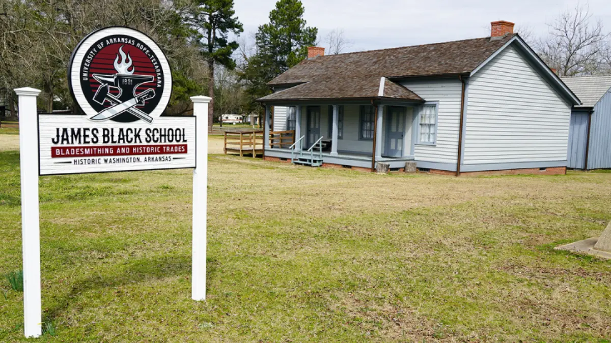 Axe-Making Course Offers Hands-On Bladesmithing Experience in Washington, Arkansas