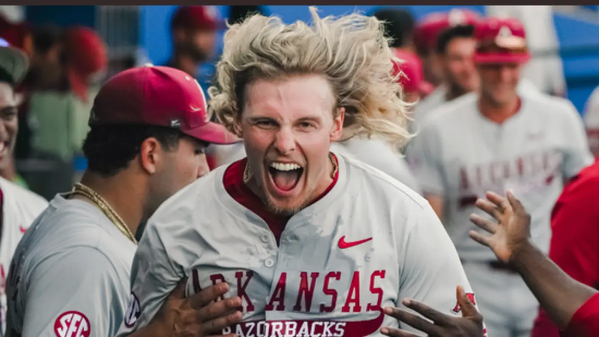 #12 Arkansas Clinches Series at Kentucky with Wild Win in Regular Season Finale