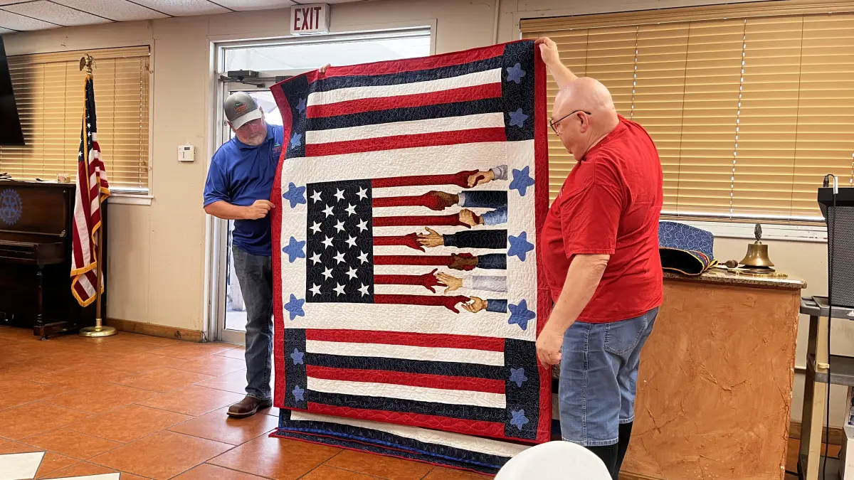 Hope Lions hear about Extension Homemakers' veterans quilt project