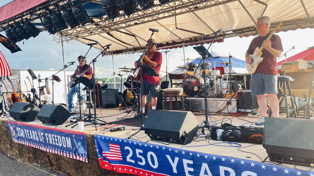 Sixth annual Sparks Fly follows rain with flood of music, good times, skyblooms