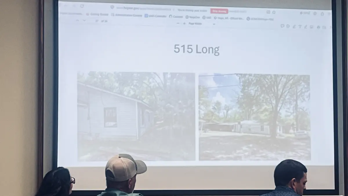 Code enforcement slide-show precedes Hope board ok on condemnations