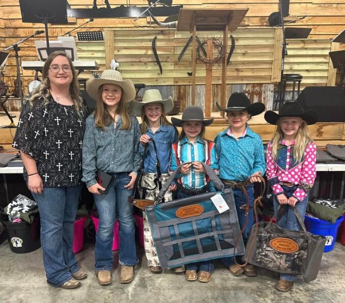 Local 4H members attend awards dinner