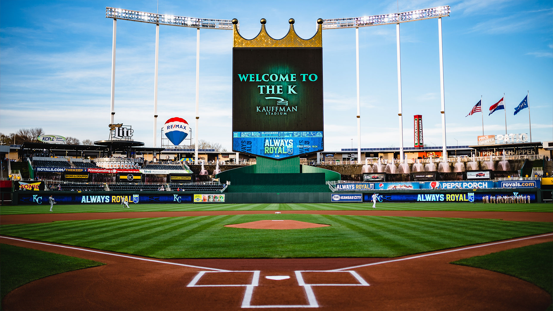 Arkansas, Omaha to Play at Kauffman Stadium