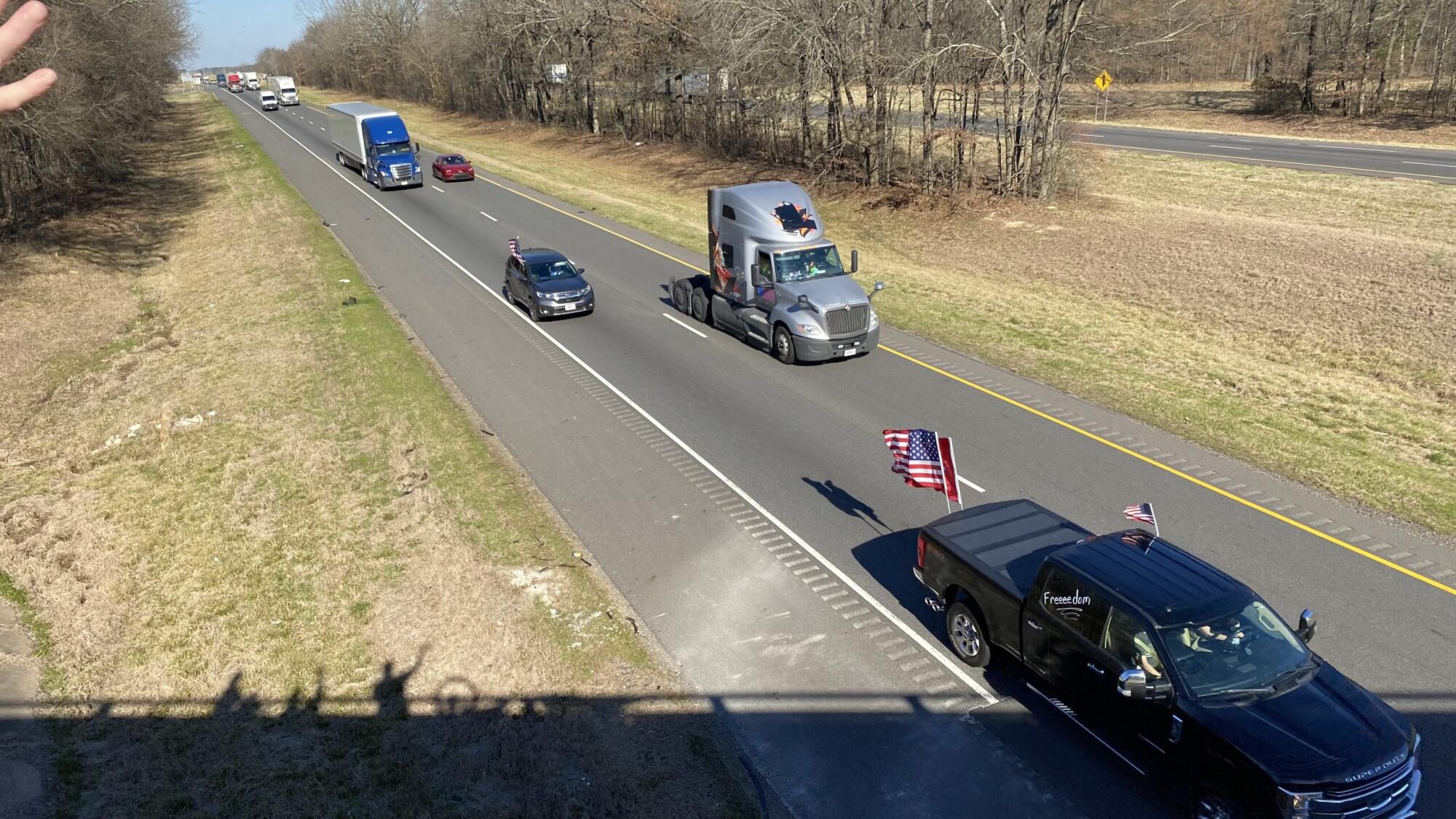 Locals gather to see American Freedom Convoy