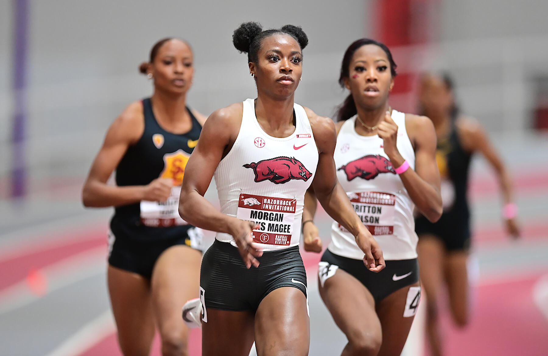 WTRK | Arkansas 4x400 relay breaks Razorback Invitational meet record