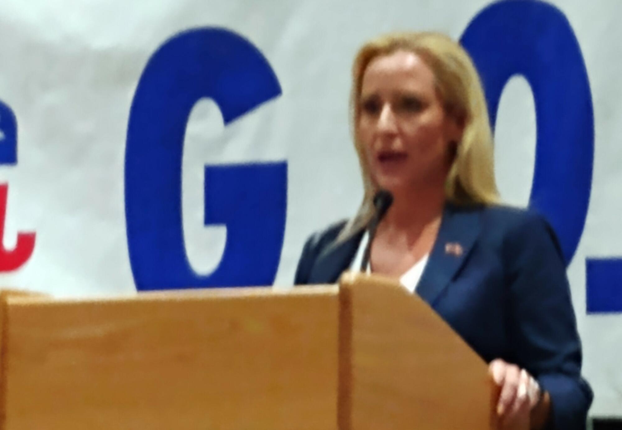 Attorney General, Lieutenant Governor candidate, guest speaker Leslie Rutledge applauded at Hempstead County GOP's Lincoln Day Dinner